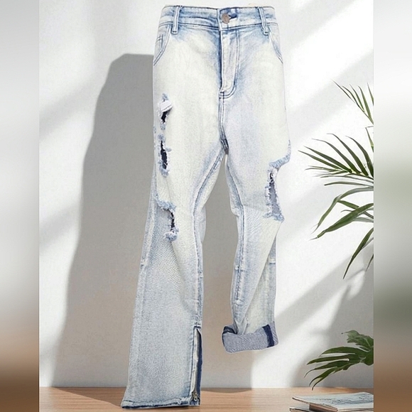Sale‼️Distressed Light Blue Jeans - Picture 1 of 5